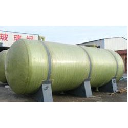 供應(yīng)搶手的臥式玻璃鋼儲(chǔ)存罐 玻璃鋼立式儲(chǔ)存罐