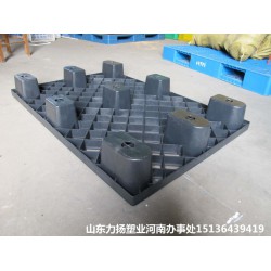 力揚出口用塑料托盤，一次性黑色塑料托盤，送貨塑料托盤
