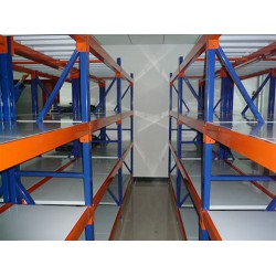 德品貨架專業(yè)生產(chǎn)深圳貨架，廣州庫房貨架