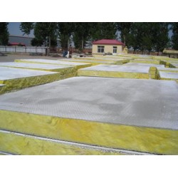 萬和鋼結(jié)構(gòu)價(jià)格合理的巖棉復(fù)合板【供應(yīng)】|巖棉復(fù)合板價(jià)格