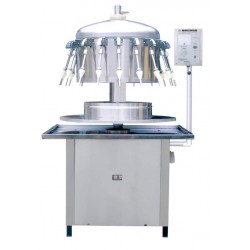 小型白酒灌裝機照片 價格 型號  小型液體灌裝設(shè)備 全自動灌裝機 青州小型設(shè)備生產(chǎn)廠家