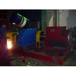 ?？谀睦镉泄?yīng)專業(yè)的膠包攪碎機(jī)，價(jià)位合理的膠包攪碎機(jī)