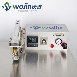 排氣閥、氣動閥粘貼在袋子上，完成透氣 排氣閥壓閥機