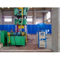 油式溫度控制機(jī)，導(dǎo)熱油模溫機(jī)，液壓模具油加熱器