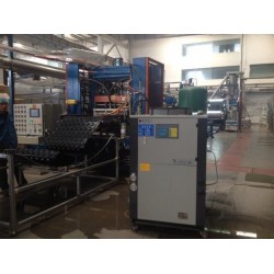 BS低溫冷凍機(jī)，上海風(fēng)冷冷水機(jī)，大型螺桿式冷水機(jī)