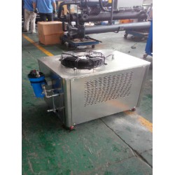 上海箱式冷水機(jī)，嘉定冷水機(jī)組，大型螺桿式冷水機(jī)組