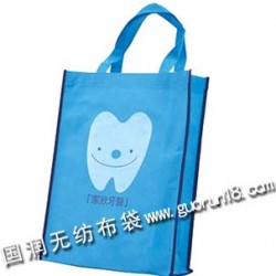 鎮(zhèn)賚縣國(guó)潤(rùn)無(wú)紡布袋，環(huán)保袋，購(gòu)物袋，廣告宣傳袋，廣告圍裙