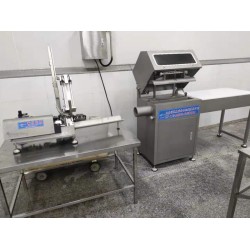 牛排設(shè)備 牛排灌裝填充機(jī)應(yīng)用打卡機(jī)絕配，情侶型機(jī)器關(guān)聯(lián)使用