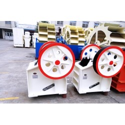 顎式破碎機生產(chǎn)前注意這些，平穩(wěn)運行高產(chǎn)不在話下Z98