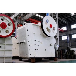 中型石頭破碎機(jī)產(chǎn)量是多少？市場(chǎng)價(jià)格如何？Z100