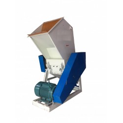 廠家直銷 新型塑料邊角料、廢品及回收的廢棄舊塑料粉碎機(jī)